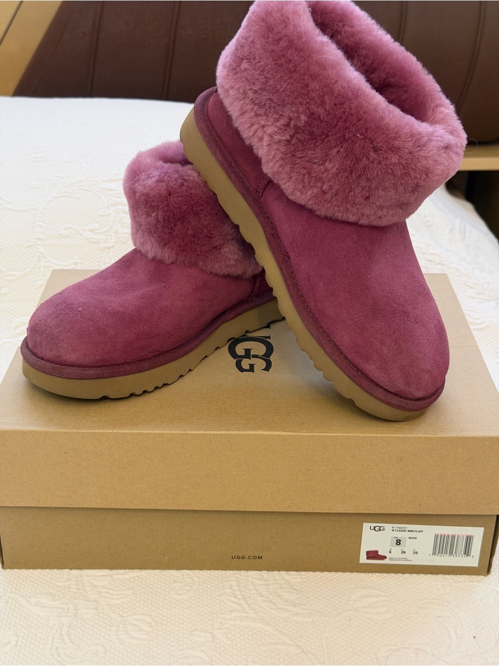 UGG Women's classic mini fluff